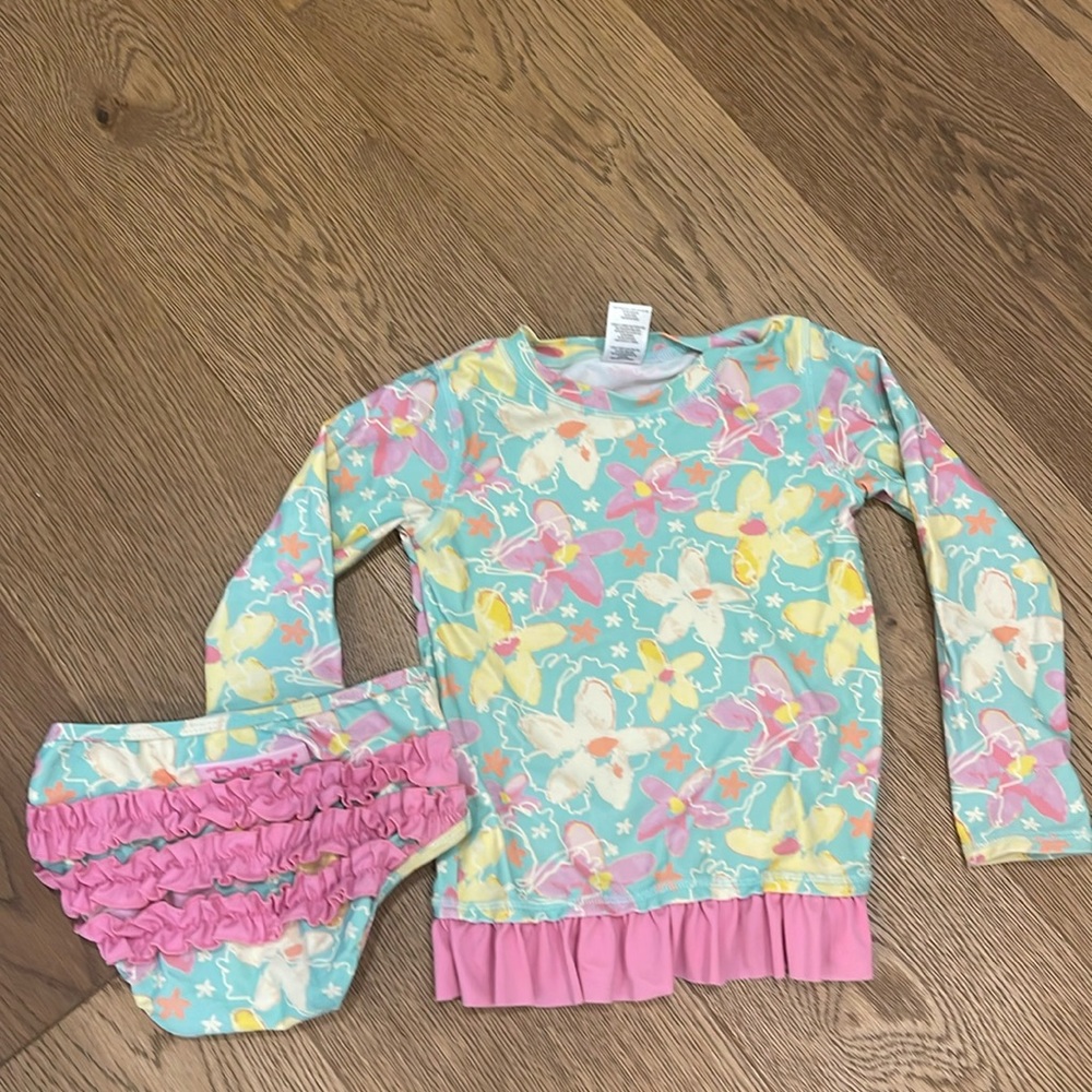 Rufflebutts rashguard swim set